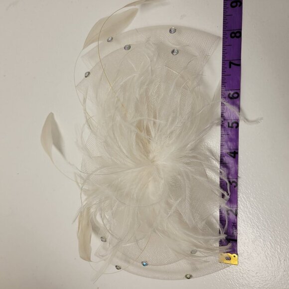 White Bow & Feathers Fascinator Hair Clip Hair Accessory - Picture 11 of 14